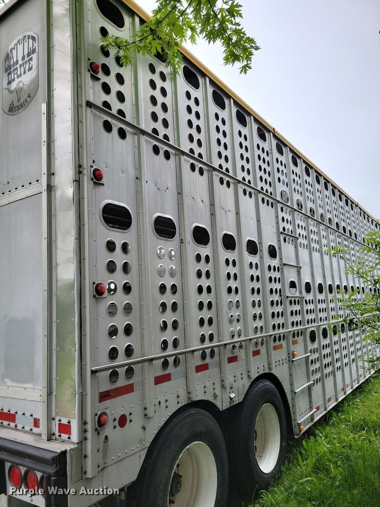 image for item DK5234 2001 Merritt  livestock trailer