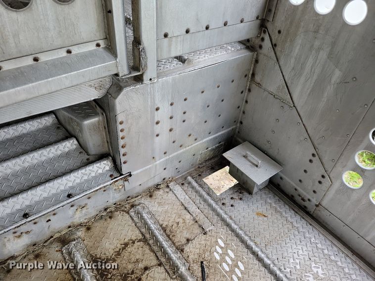 image for item DK5234 2001 Merritt  livestock trailer