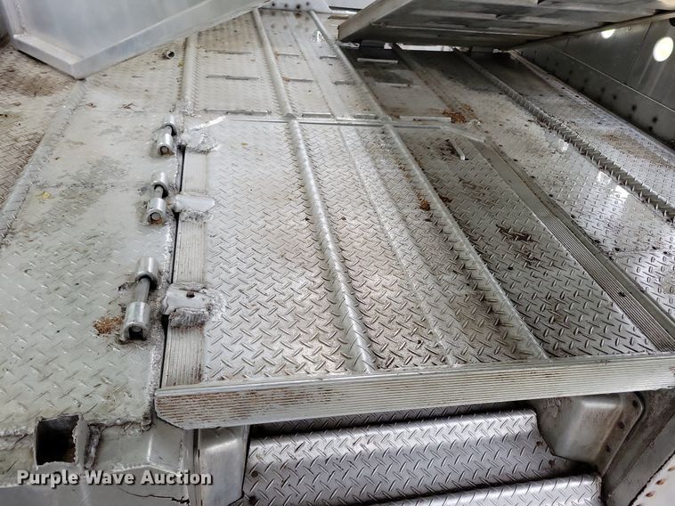 image for item DK5234 2001 Merritt  livestock trailer