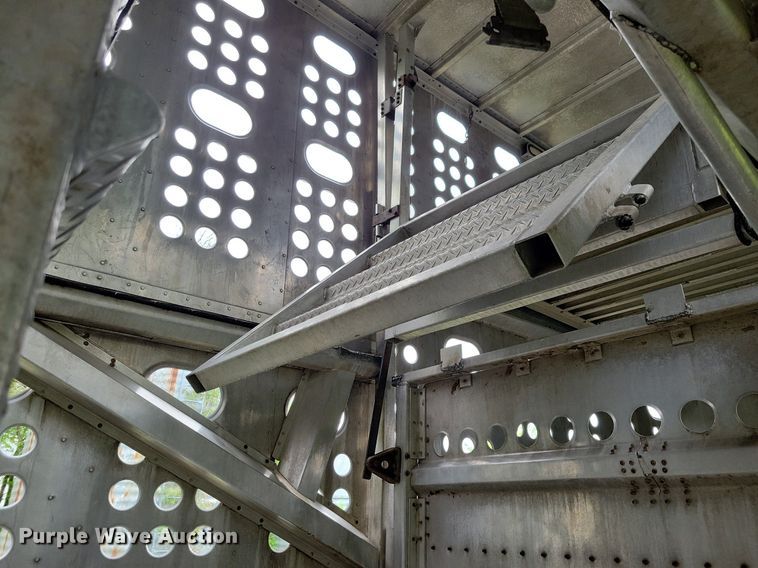 image for item DK5234 2001 Merritt  livestock trailer