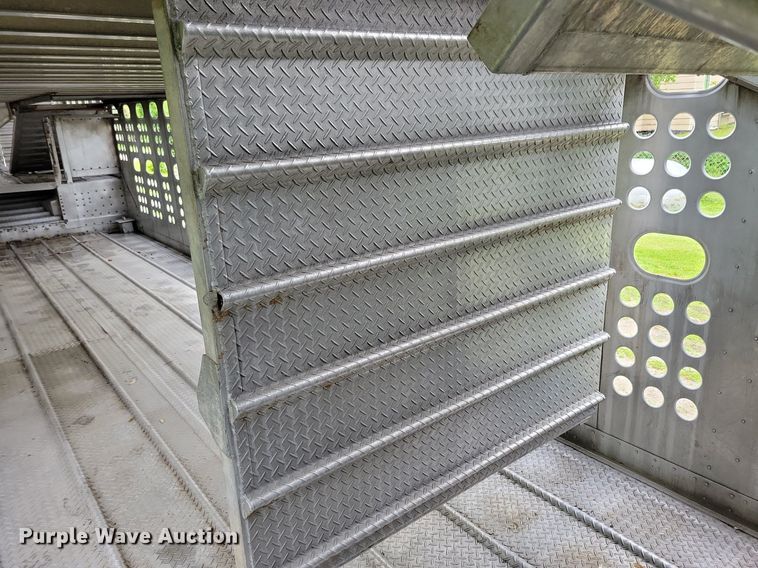 image for item DK5234 2001 Merritt  livestock trailer