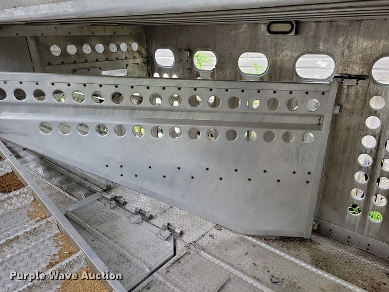 image for item DK5234 2001 Merritt  livestock trailer