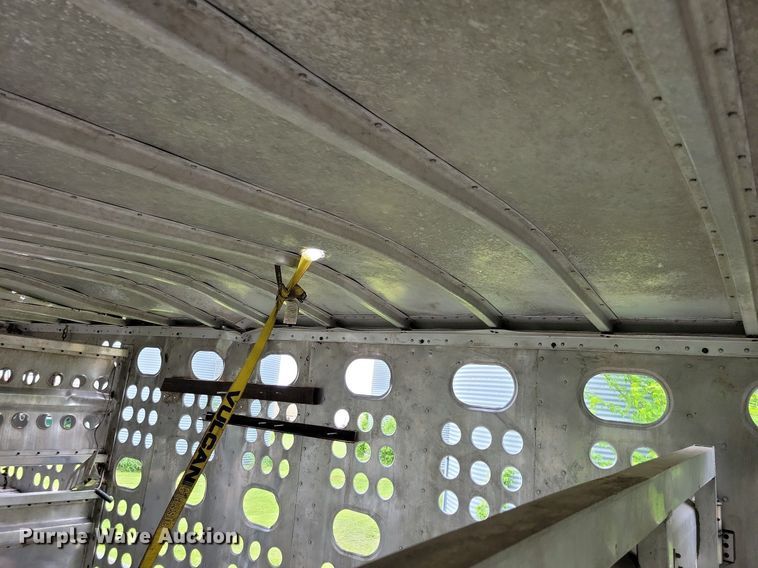 image for item DK5234 2001 Merritt  livestock trailer