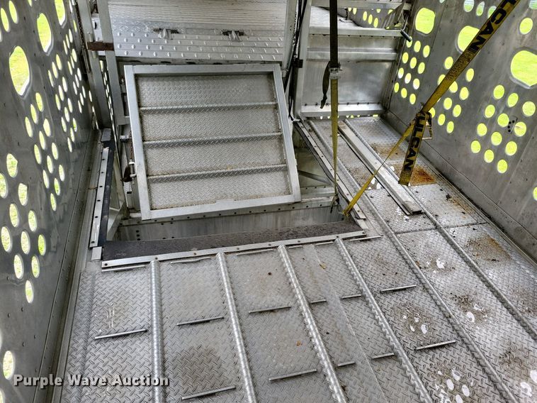 image for item DK5234 2001 Merritt  livestock trailer