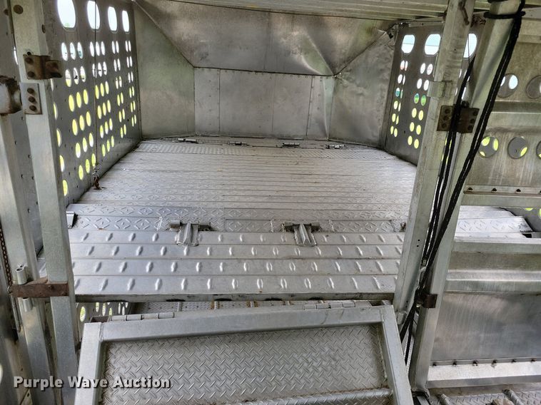 image for item DK5234 2001 Merritt  livestock trailer