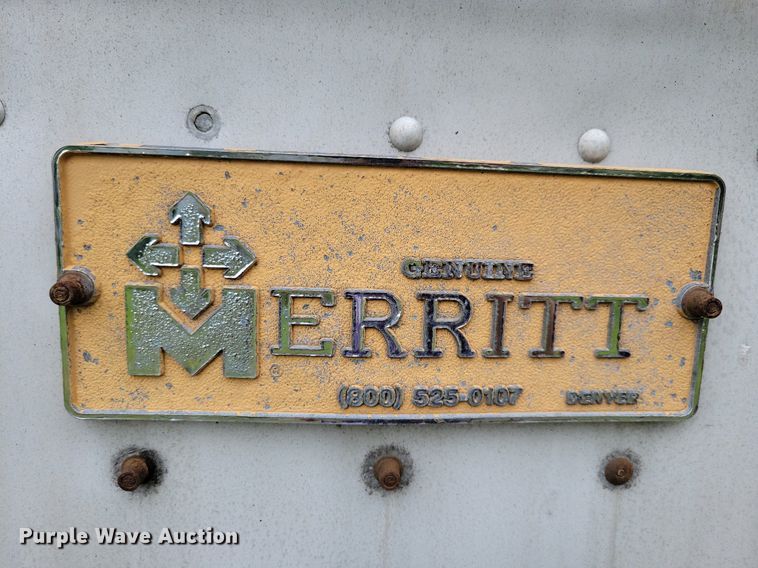 image for item DK5234 2001 Merritt  livestock trailer