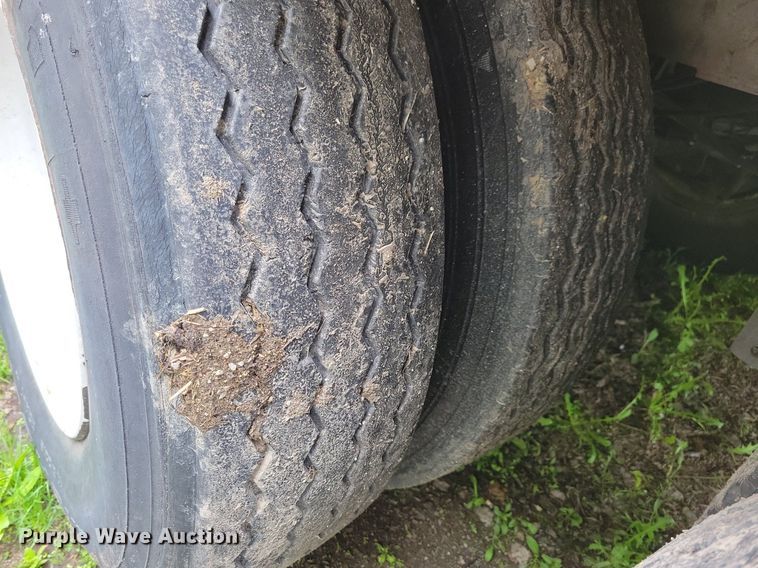 image for item DK5234 2001 Merritt  livestock trailer