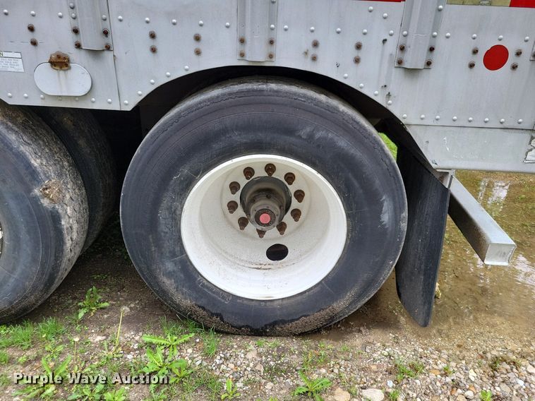 image for item DK5234 2001 Merritt  livestock trailer