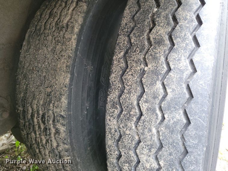 image for item DK5234 2001 Merritt  livestock trailer