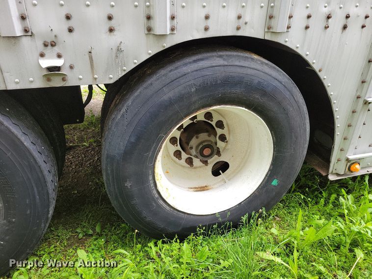 image for item DK5234 2001 Merritt  livestock trailer