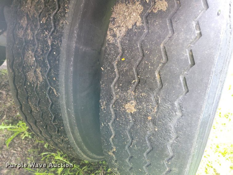 image for item DK5234 2001 Merritt  livestock trailer