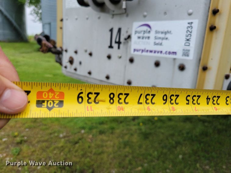 image for item DK5234 2001 Merritt  livestock trailer