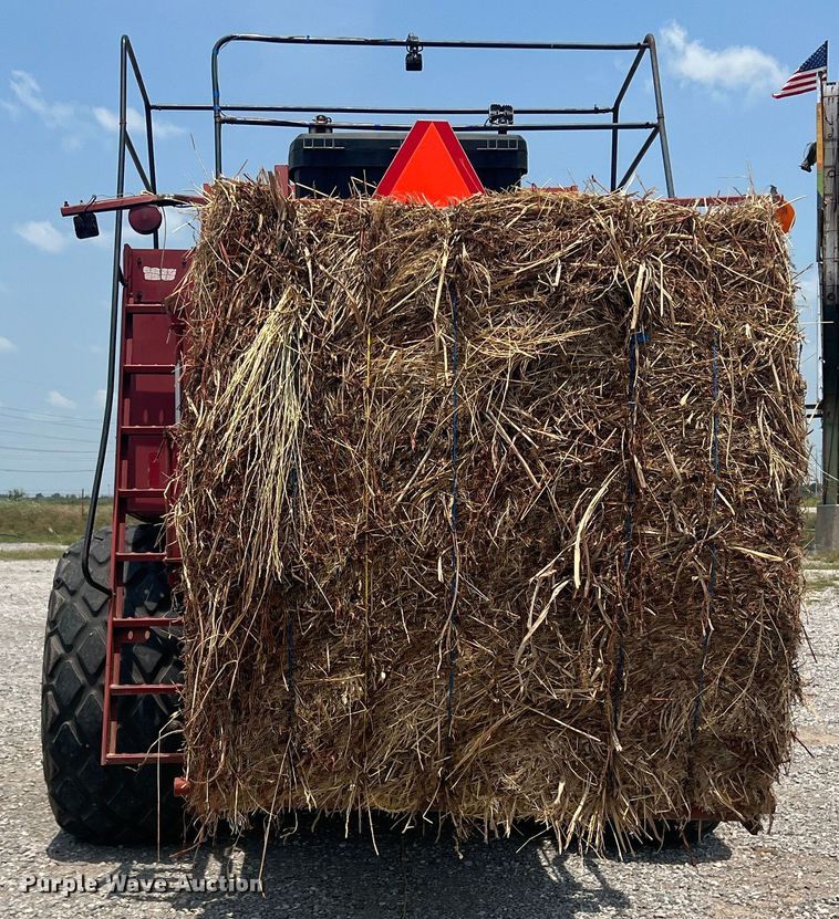image for item DN3022 1989 Case 8580  large square baler