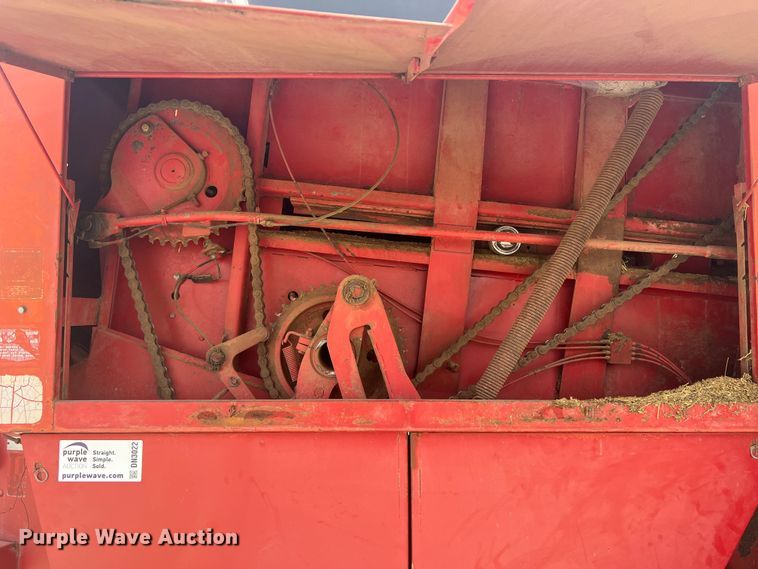 image for item DN3022 1989 Case 8580  large square baler
