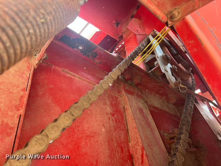 image for item DN3022 1989 Case 8580  large square baler