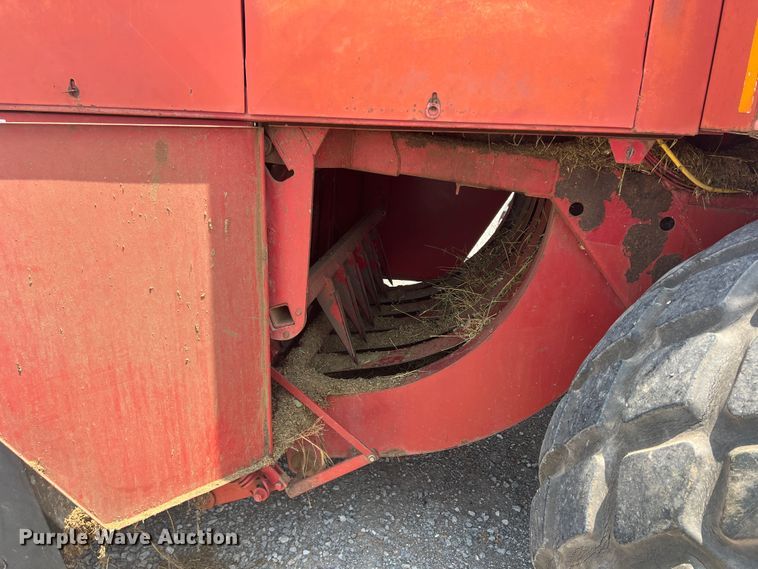 image for item DN3022 1989 Case 8580  large square baler