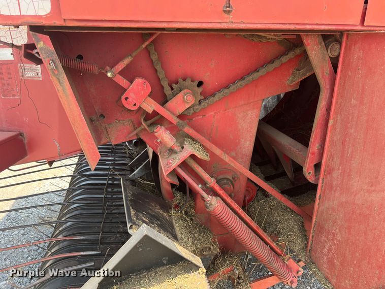image for item DN3022 1989 Case 8580  large square baler