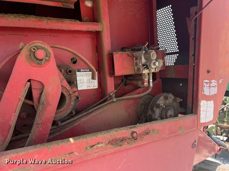 image for item DN3022 1989 Case 8580  large square baler