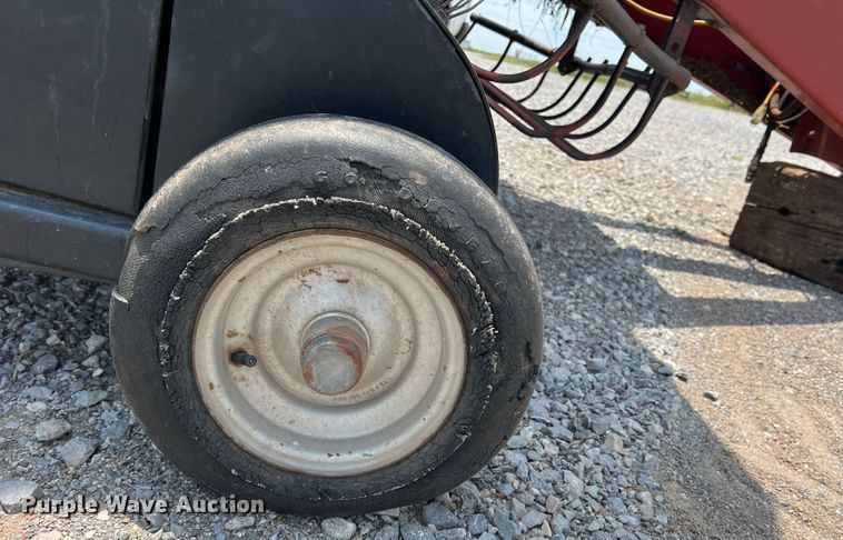 image for item DN3022 1989 Case 8580  large square baler