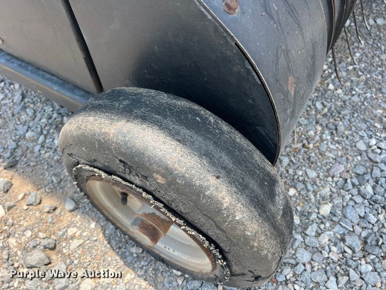 image for item DN3022 1989 Case 8580  large square baler