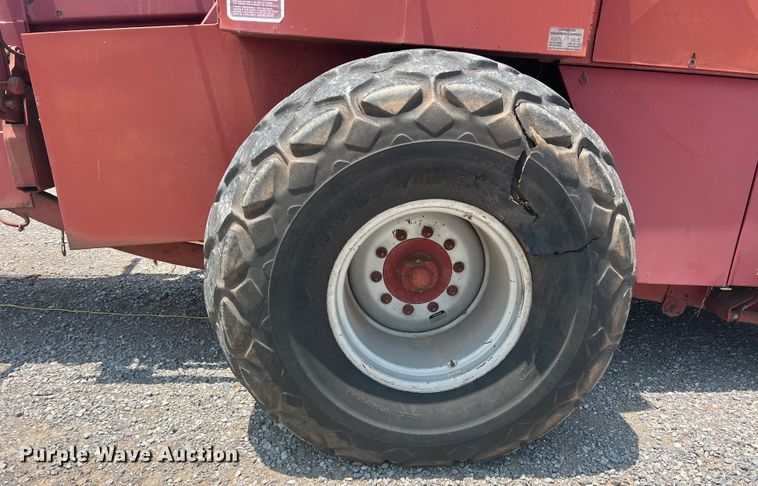 image for item DN3022 1989 Case 8580  large square baler