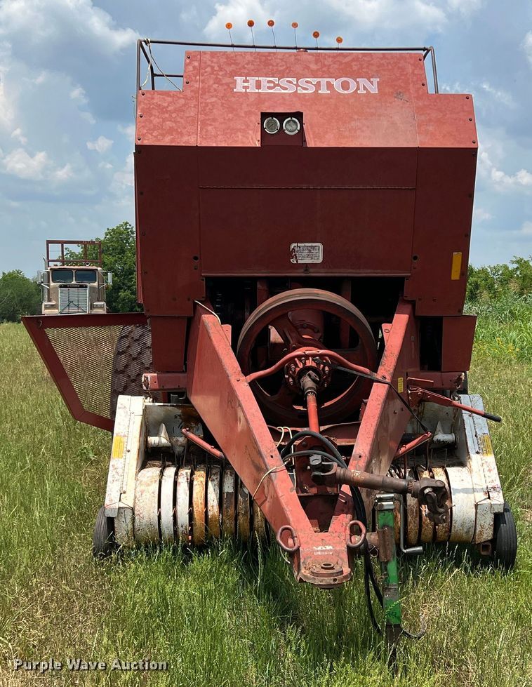image for item DN3025 Hesston 4800  large square baler