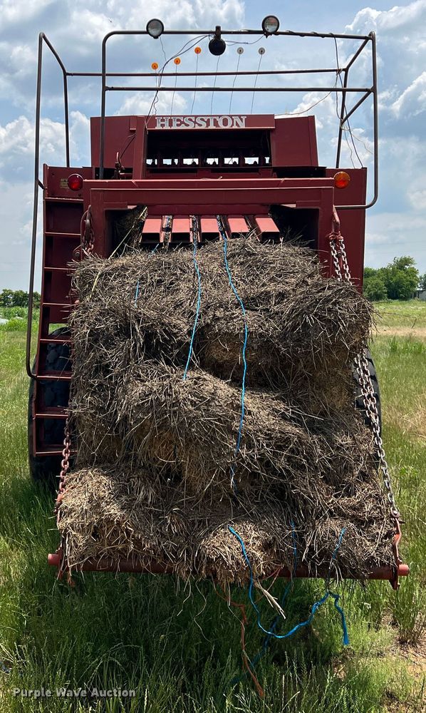 image for item DN3025 Hesston 4800  large square baler