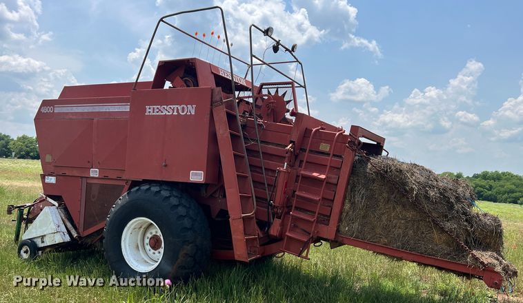 image for item DN3025 Hesston 4800  large square baler