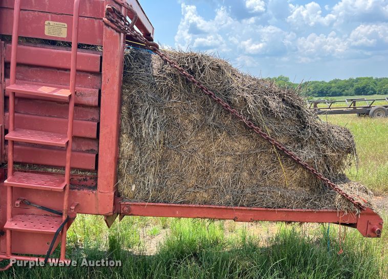 image for item DN3025 Hesston 4800  large square baler