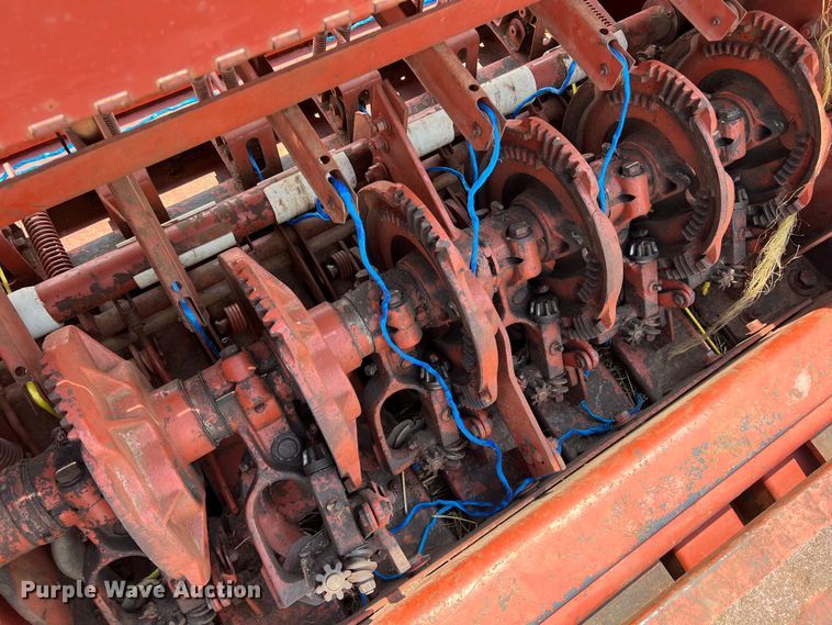 image for item DN3025 Hesston 4800  large square baler