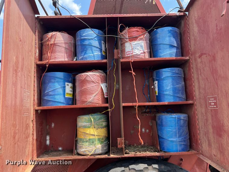 image for item DN3025 Hesston 4800  large square baler