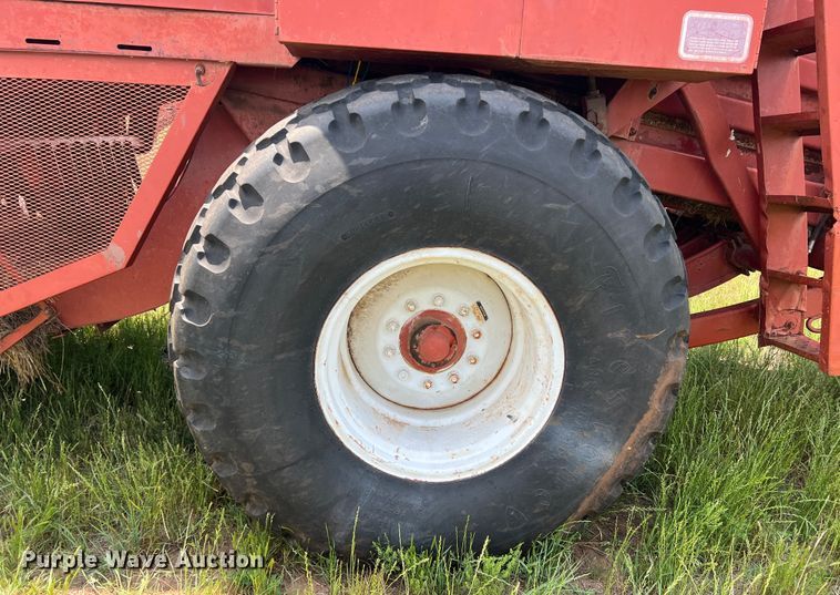 image for item DN3025 Hesston 4800  large square baler