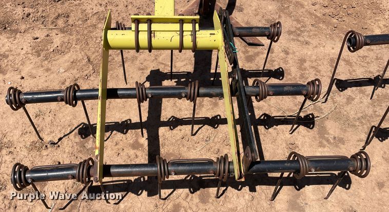 image for item DN4647 John Deere 610  field cultivator