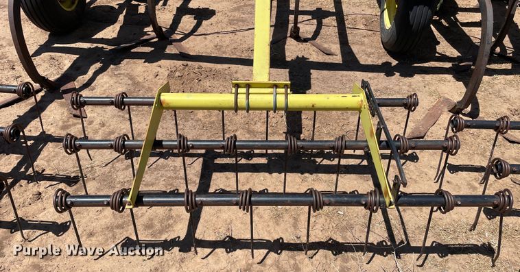 image for item DN4647 John Deere 610  field cultivator