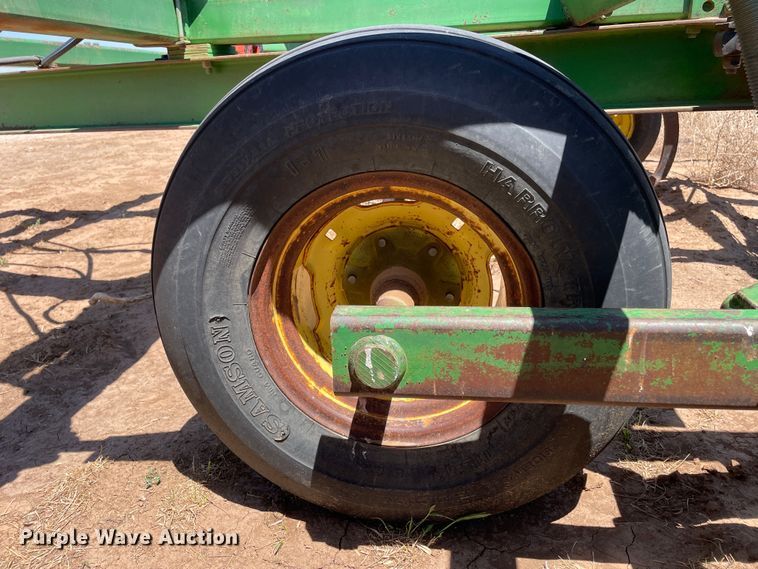 image for item DN4647 John Deere 610  field cultivator