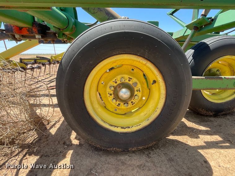 image for item DN4647 John Deere 610  field cultivator