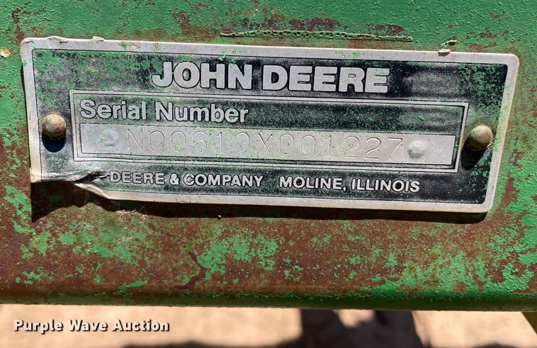 image for item DN4647 John Deere 610  field cultivator