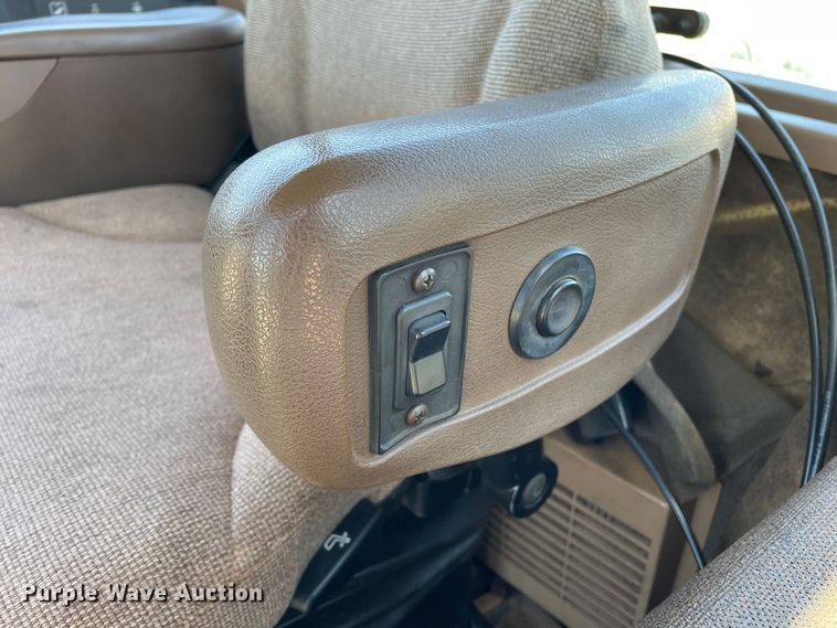 image for item DN4649 2000 John Deere 9200  4WD tractor