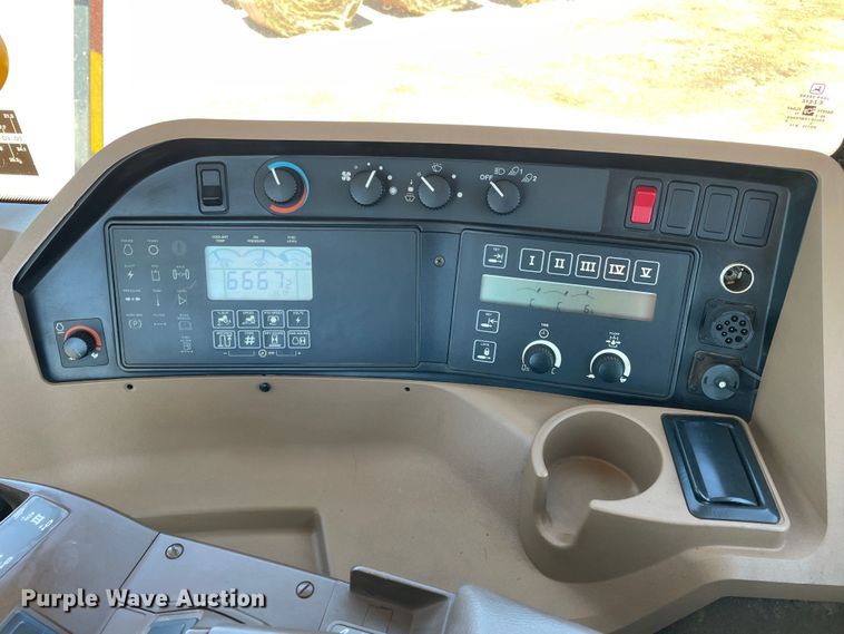 image for item DN4649 2000 John Deere 9200  4WD tractor