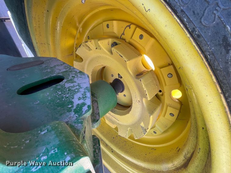 image for item DN4649 2000 John Deere 9200  4WD tractor