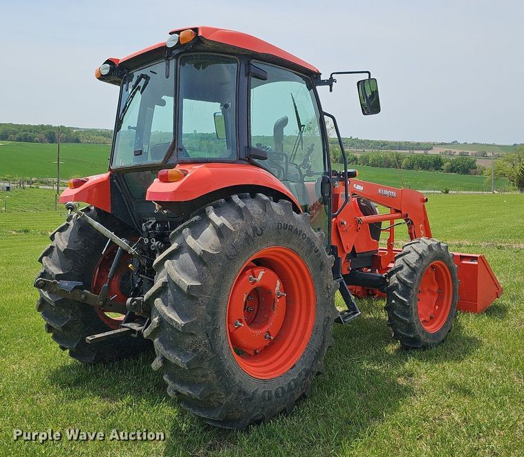 image for item DO4385 Kubota M7060D  MFWD tractor
