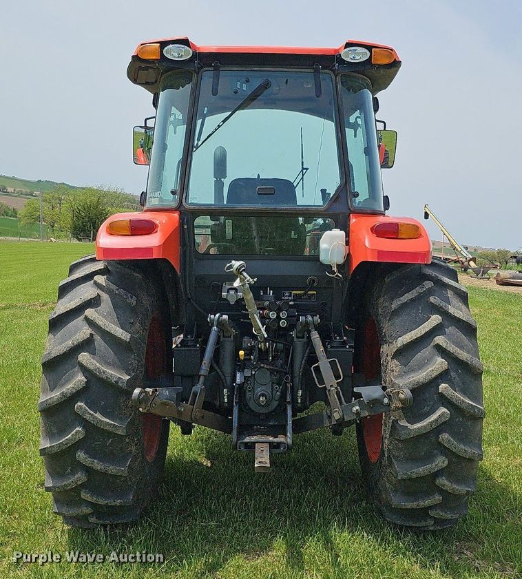 image for item DO4385 Kubota M7060D  MFWD tractor