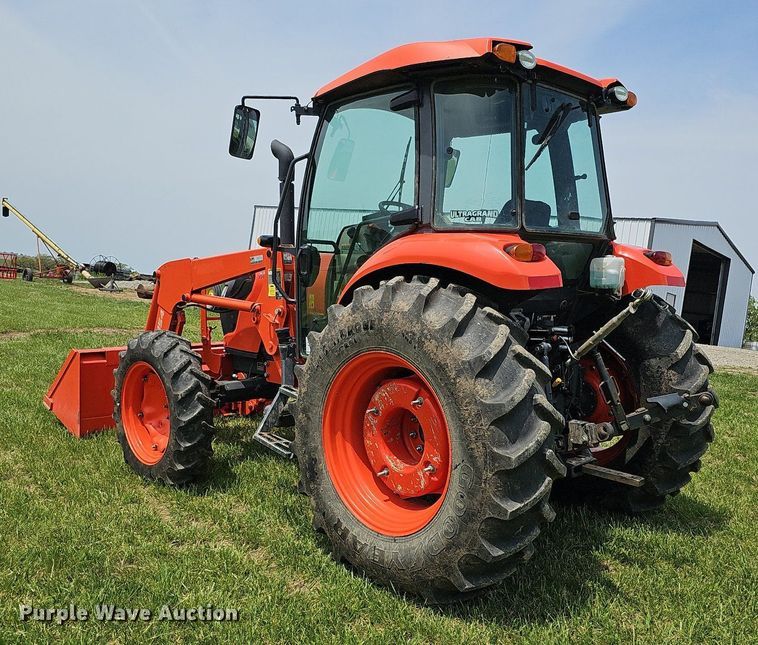 image for item DO4385 Kubota M7060D  MFWD tractor