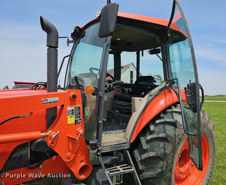 image for item DO4385 Kubota M7060D  MFWD tractor