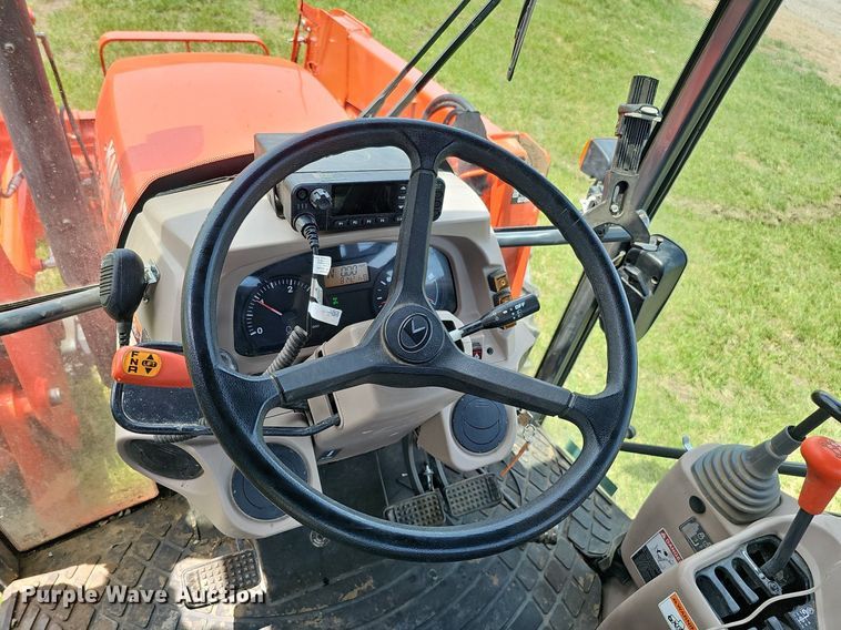 image for item DO4385 Kubota M7060D  MFWD tractor