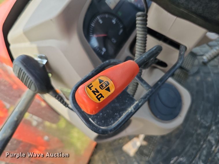 image for item DO4385 Kubota M7060D  MFWD tractor