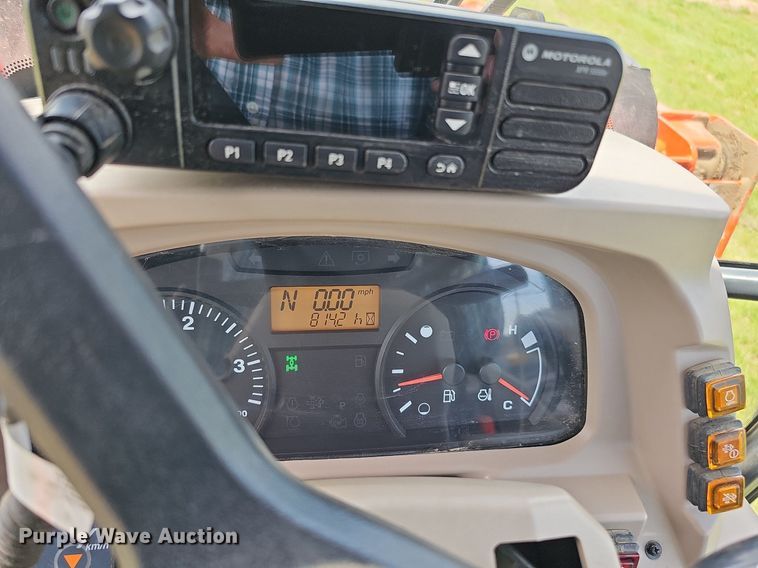 image for item DO4385 Kubota M7060D  MFWD tractor