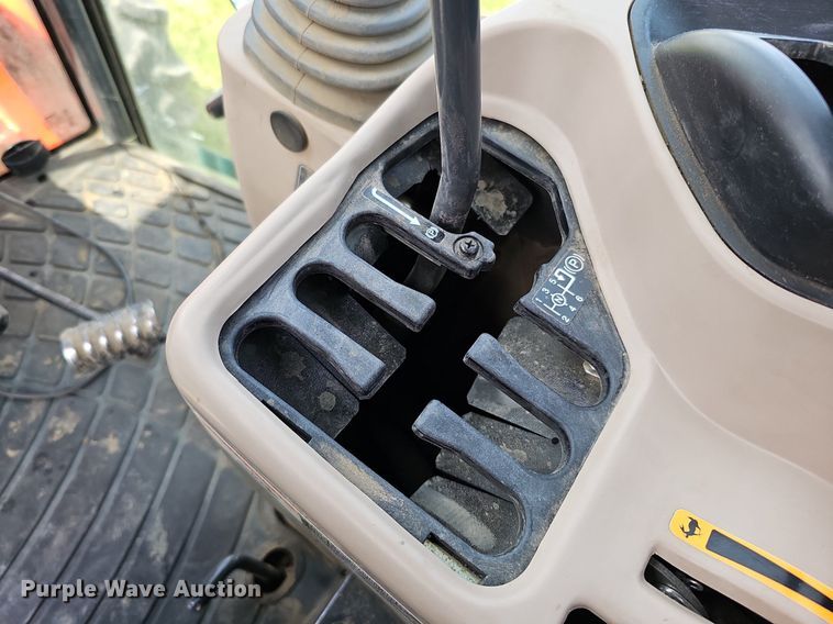 image for item DO4385 Kubota M7060D  MFWD tractor