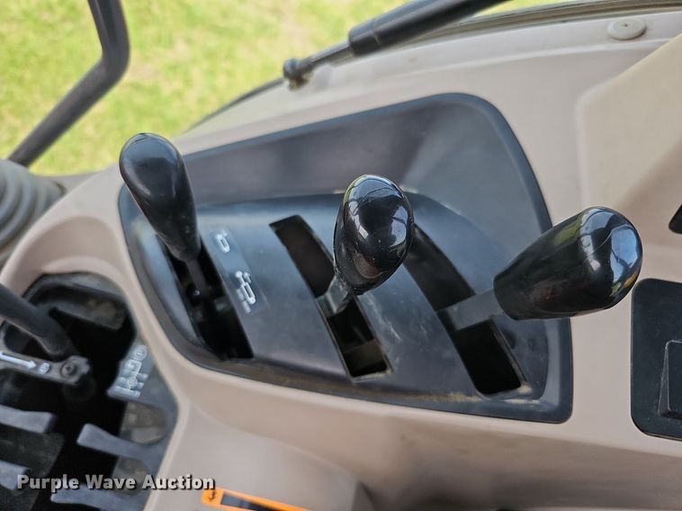 image for item DO4385 Kubota M7060D  MFWD tractor