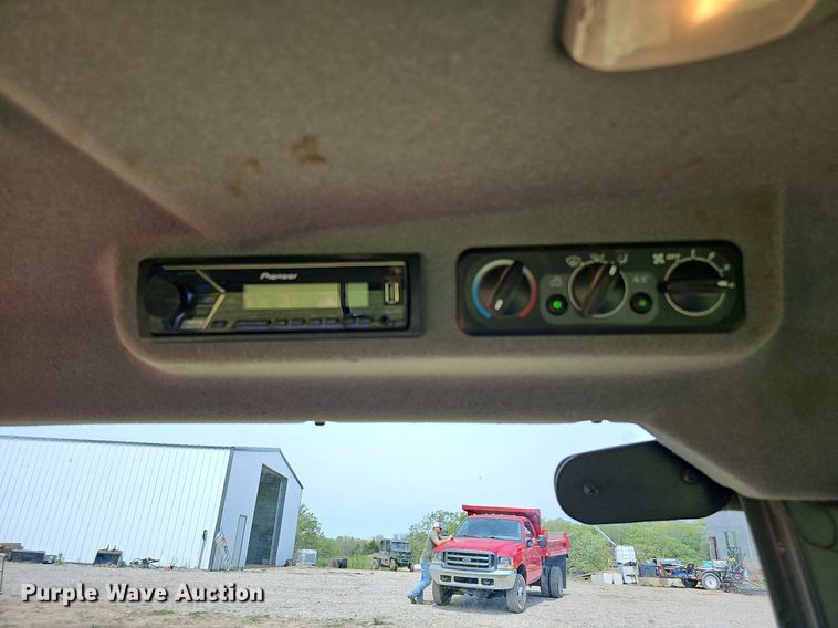 image for item DO4385 Kubota M7060D  MFWD tractor